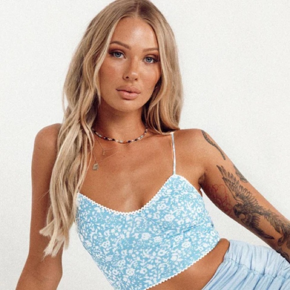Princess Polly Debbie Floral Crop 
top blue 6